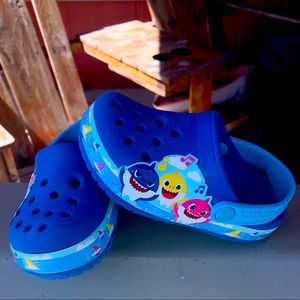 Baby Shark size 7 Crocs